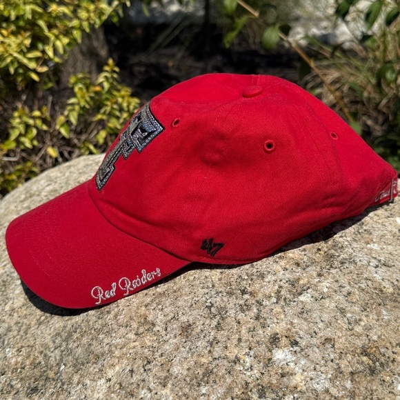 Texas Tech Red Raiders Women’s ‘47 Brand Adjustable Baseball Cap Sequin Red - Picture 2 of 8